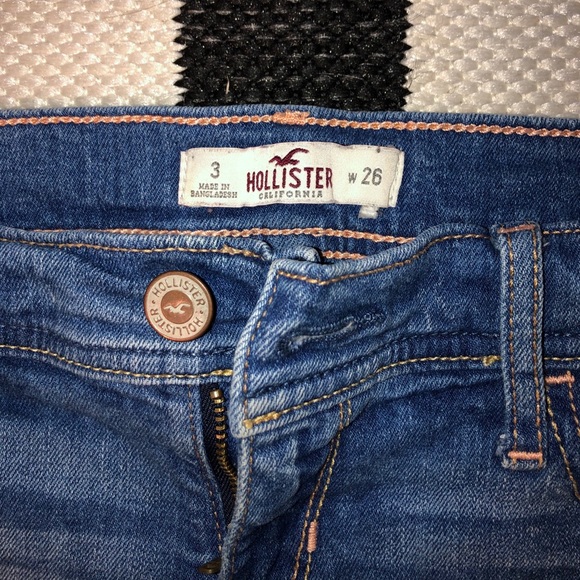 Hollister Jean Shorts - Picture 2 of 3